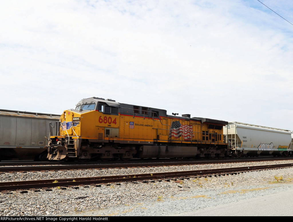 UP 6804 is the rear DPU on NS train 13R